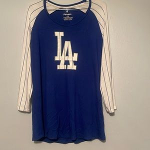 New without tags dodgers quarter sleeve womens top size large